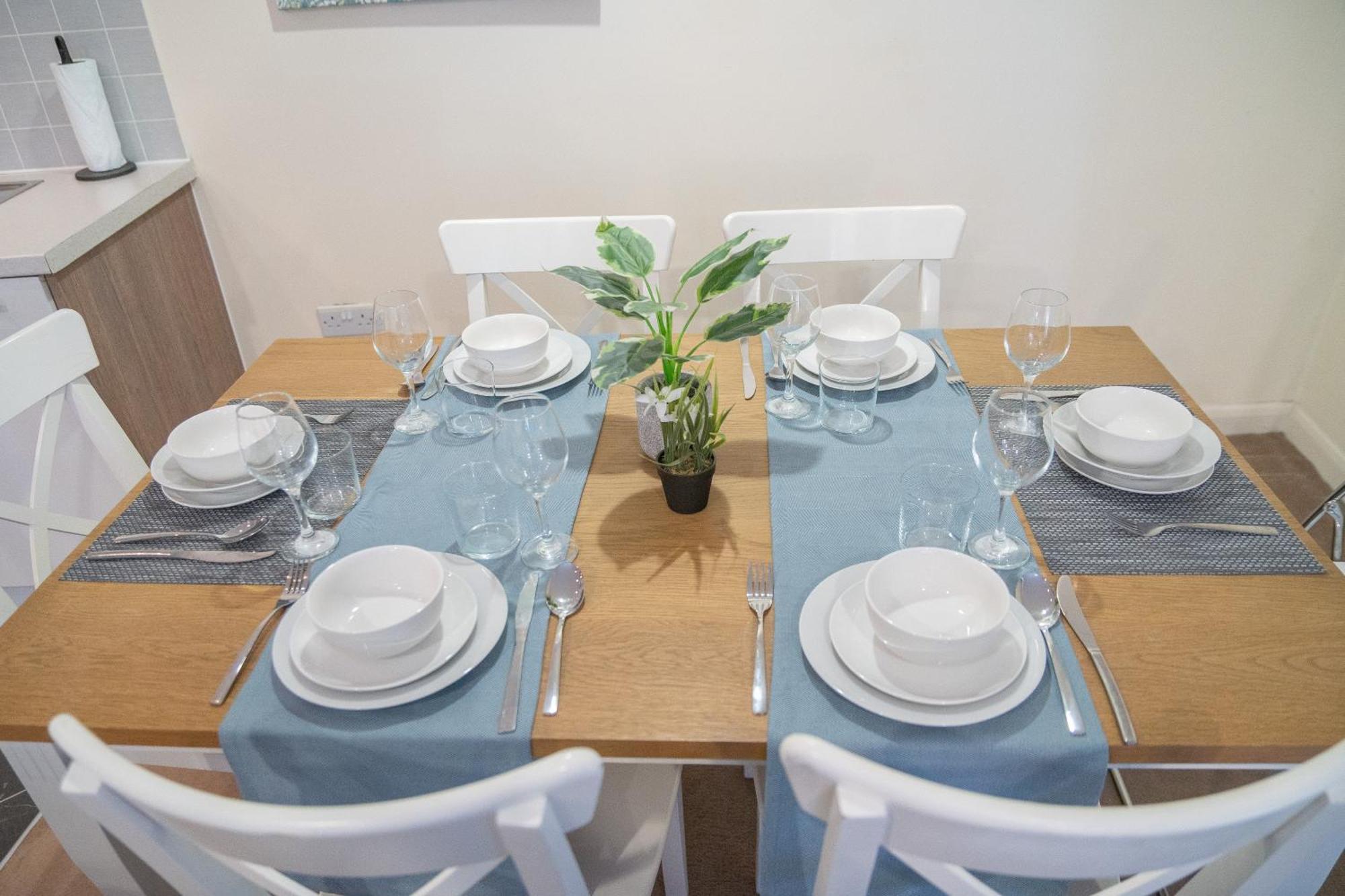 Steps Away From New Street Station & 2 Beds & 2 Baths Flat At City Center Birmingham Exterior foto