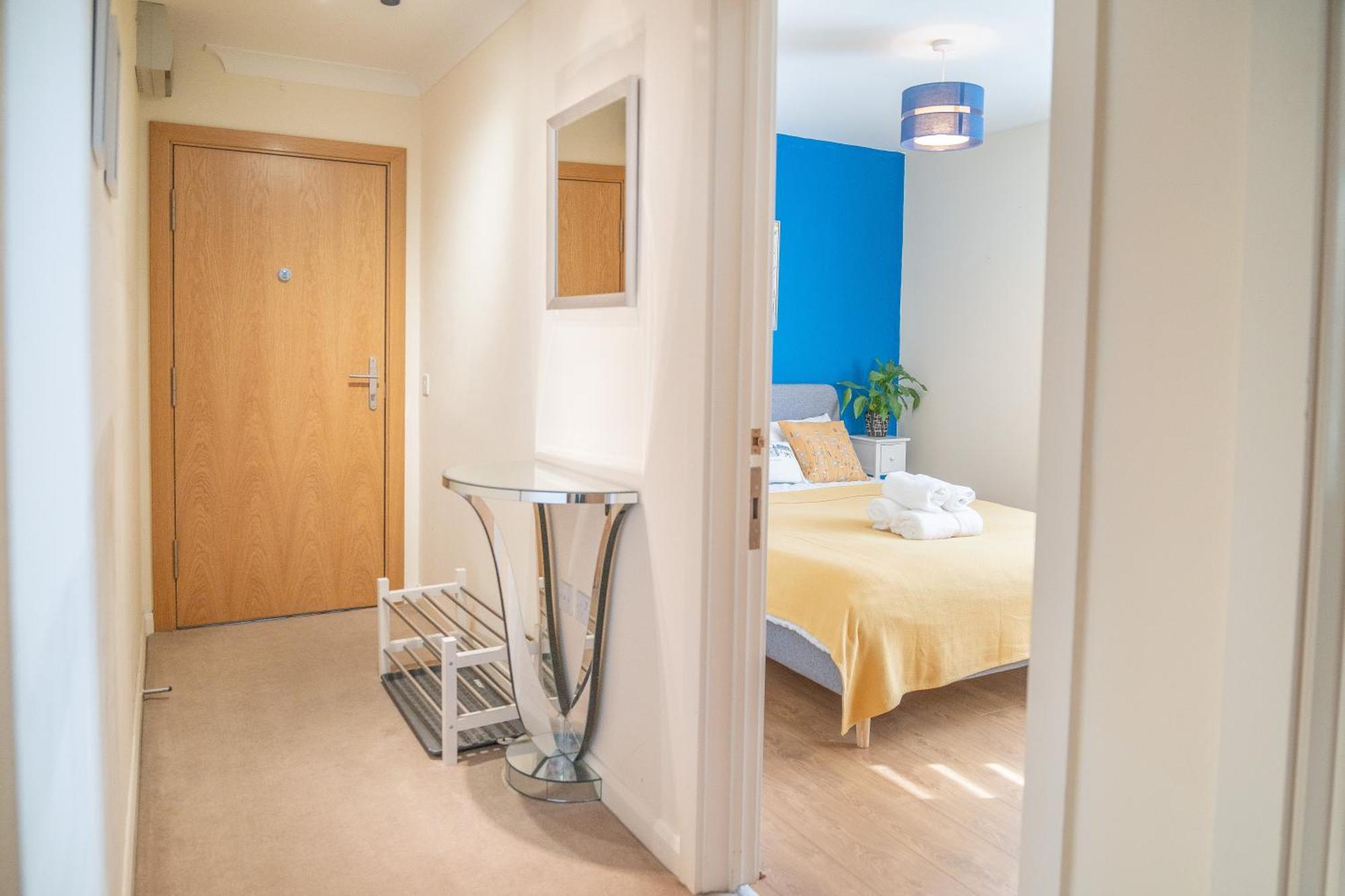 Steps Away From New Street Station & 2 Beds & 2 Baths Flat At City Center Birmingham Exterior foto